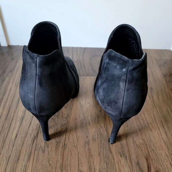 COLE HAAN ANKLE Suede Booties Boots Heels Shoes Black Size 10 - Picture 8 of 9
